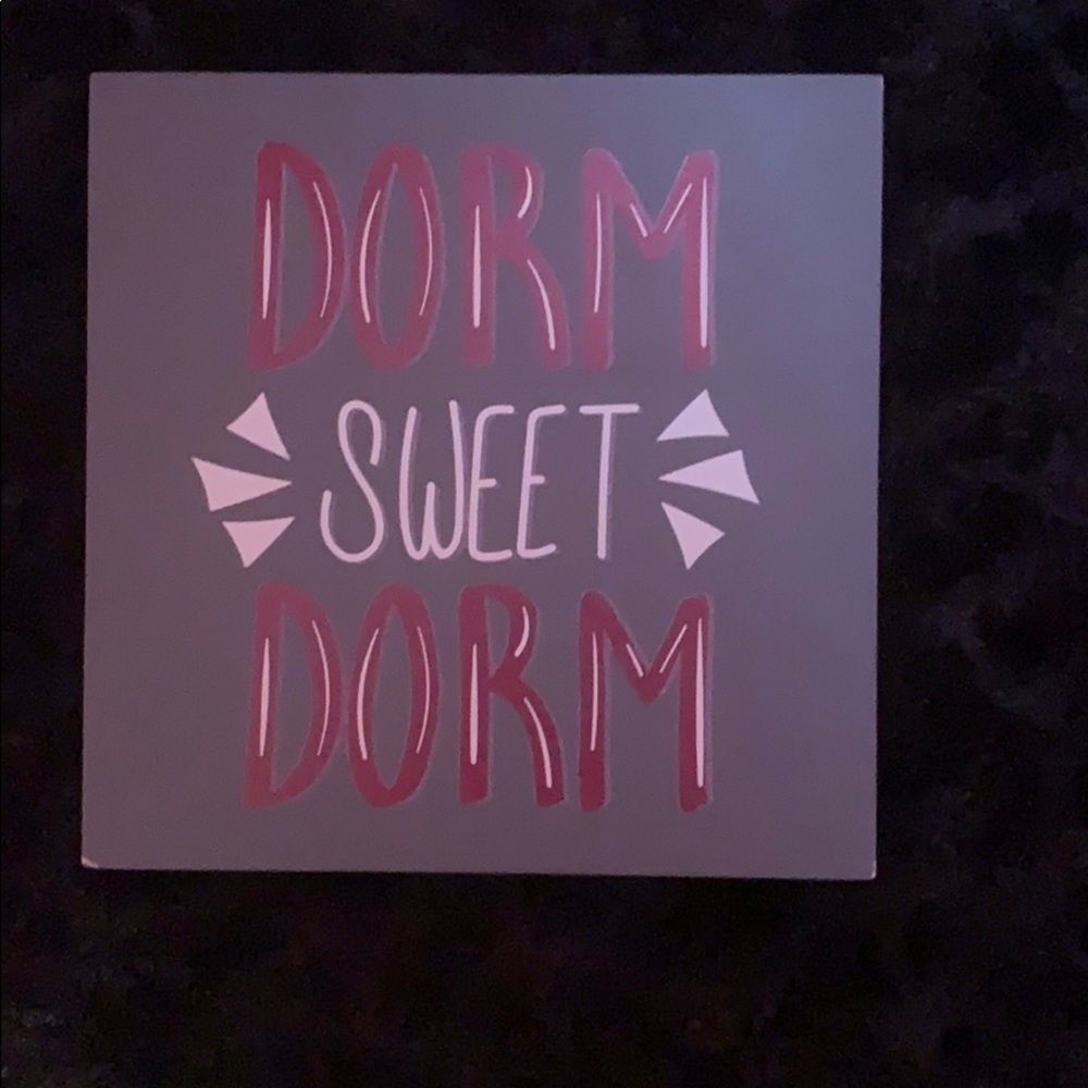 Cute dorm quote board.